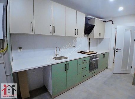 Kızıltoprak'ta Sıfır Binada Doğalgazlı Ebeveyn Banyolu 2+1