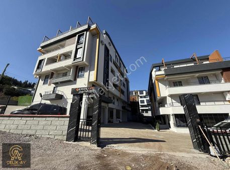 Başiskele De Deniz Manzaralı Satılık Harika 3 +1 Dublex Daire