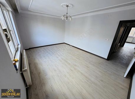 Şekerden Emek Mahallesi Yanartaş Caddesi Yakını 125m² 3+1 Daire