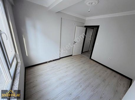 Şeker Emlaktan Ertaş Caddesi Aqua Park Yakını 65m² 2+0 Daire