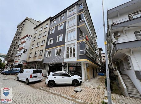 Adliye Karşısında Avukat Ofisine Uygun Satılık 2+1 Daire