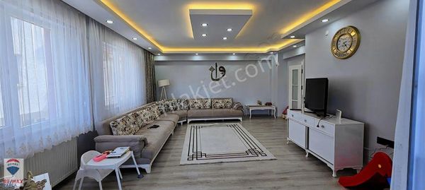 Esenevler Mh Tramvaya Yakın Masrafsız 3+1 Daire