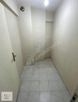 Buca Erdem Caddesinde Satılık 3+1 Arakat Önü Açık 145m2 Daire