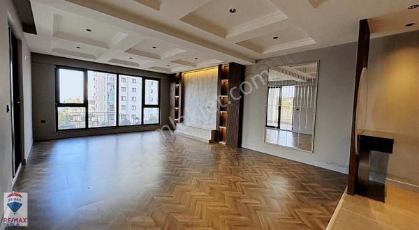 Doğumak Tower Alanlı'da Deniz Manzaralı Satılık 3+1 Daireler