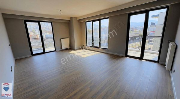 Canik Şehr-i Bahçe Bölge Uzmanı Rahşan Çam'dan Kiralık 3+1