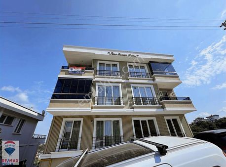 Remax Murat Körfez De Deniz Manzaralı Full Eşyalı Satılık 1+1
