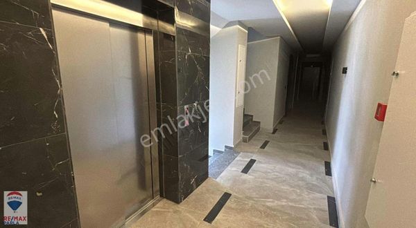 Remax Parla Nişantaşı Cad. Satılık 2+1 Cam Balkon Kombi Takılı