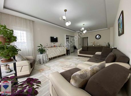 Re/max Alper'den Sarıcalı'da Kullanışlı 3+1