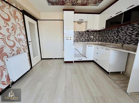 Yıldıztepe'de Yüzme Havuzu Yakını Teras Balkonlu 3+1 Daire