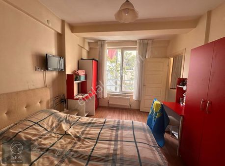 New Emlak'tan Anadolu Üniversitesi Karşısı Full Eşyalı1+1 Apart