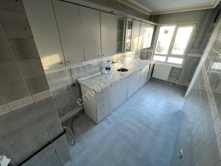 ** Osmanlı Mah. 3+1 Site İçerisinde Ara Katta Bağımsız Daire**