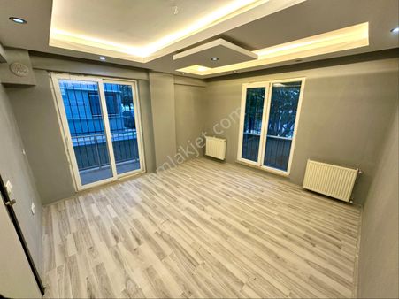9kavaklar Semt Poliklinik Yakını 2+1 90 M2 Satılık Frısat Daire