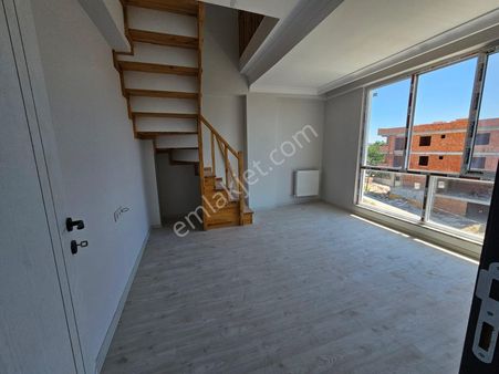 Özgür İnşaat'tan Arnavutköy Mah 3+2 180m2 Sıfır Dubleks Daire