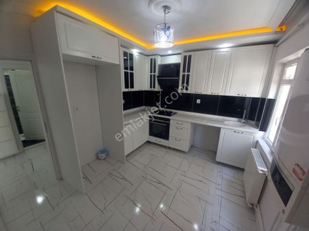 Elif Gayrimenkulden Sincan Atatürk Mahallesinde Ara Katta Salon Bağımsız Full Yapılı 3+1 Daire