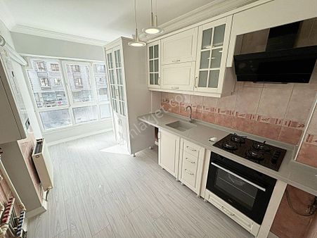 Keçiören Yayla Mah De Orta Katta Asansörlü Caddeye Yakın Daire