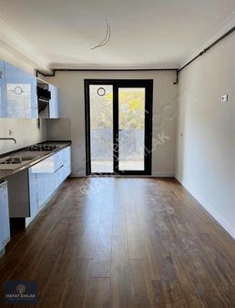 Tuzla Postane Mahallesi'nde 4 + 1 Satılık Daire