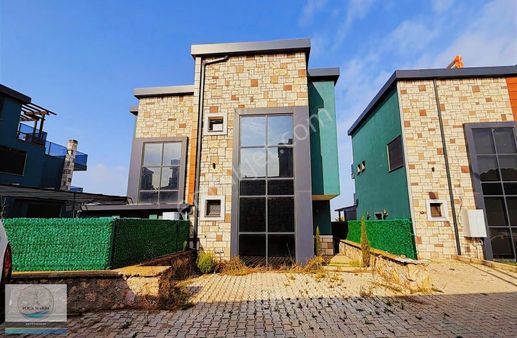 Kozbeyli Reva Sitesinde Full Deniz Manzaralı 3+1 Havuzlu Villa