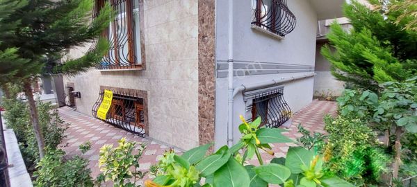 Ersin Emlak İstanbul=7 Yıllık 3 Katlı Bina=3 Cepheli-b.kat-2+1