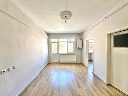 An-ka' Dan Ara Kat Cadde Cepheli Daire