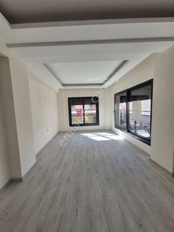 İzmir Karabağlar Gülyaka Mahallesinde Yeni Binada Satılık Daire