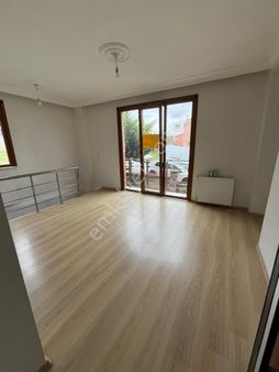 Ümraniye Necip Fazıl Mahallesi Ters Dubleks Yabancı Ya Uygun 2+1 Yüksek Giriş Li Yeni Bina