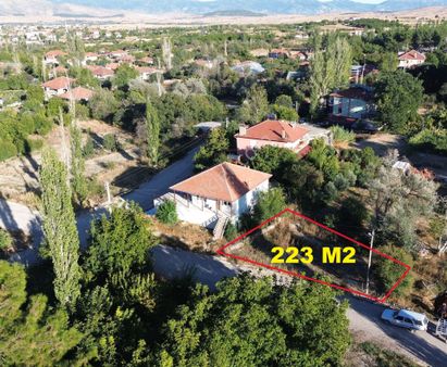 Korkuteli Yeltende 223 M2 Yol Kenarı Yatırımlık İmarlı Parsel