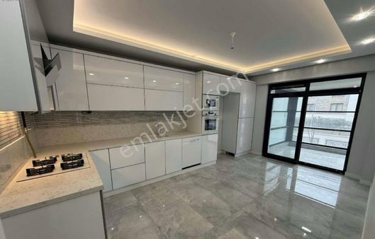 Batıkent Mahallesinde 4+1-200m2 Site İçi Lüks Daireler