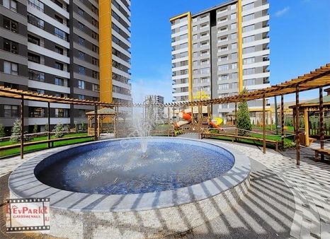 Lüks Site İçerisinde Metro Yakını 4+1 Satılık Daire