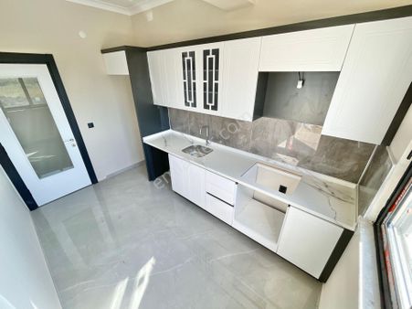 Berkay Demirel'den Altınkumda Ayrı Mutfak Ön Cephe 2+1 Daire