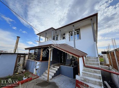 Sakarya Rüstemlerde Satılık İki Katlı Bina