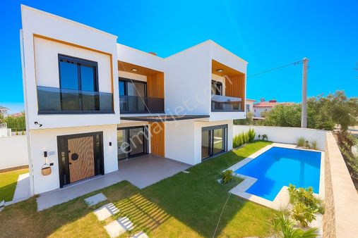 Ayanoğludan Güre'de Havuzlu Saunalı Müstakil Satılık 5+1 Villa