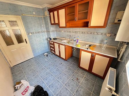 Güventepe'de Metro Yakını & Arakat Oturuma Hazır 3+1