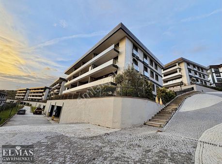 Serdivan Gölbaşı Konaklarında Satılık 3+1 Daire