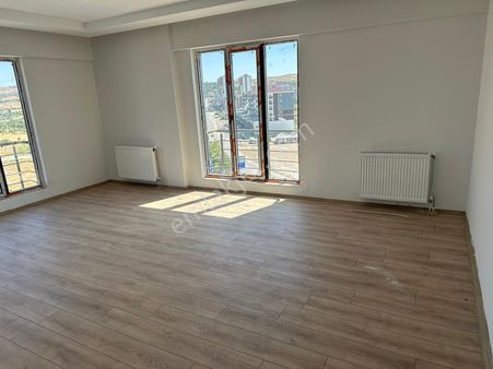 Ataşehirde Satılık 3+1 Daire