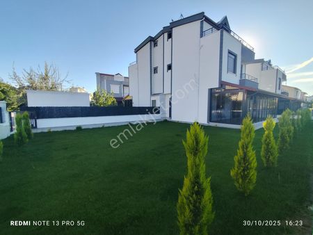 Ayvada'dan Altınova’da Geniş Bahçeli Sıfır Lüks 3+1 Tripleks Villa