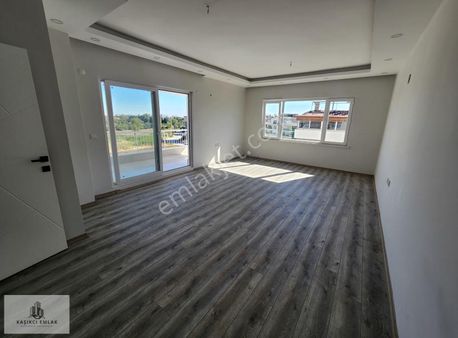 Baştan Sona Sıfır Yenilenmiş Ayrı Mutfaklı 2+1 Satılık Daire