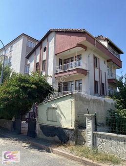 Girişimciden İstasyon Mah. Satılık 3 Katlı Müstakil Ev