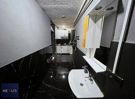 Kartal Yakacık Cadde Üzeri 210 M² Tek Tapuda 3 Dükkan