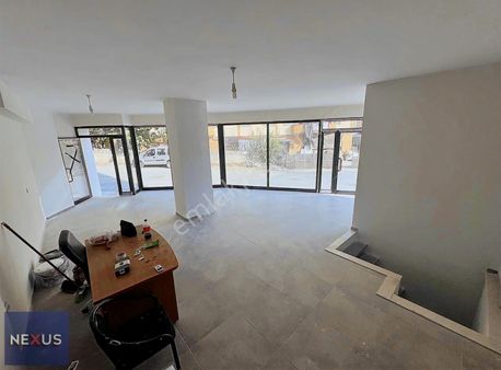 Sultanbeyli Adil Mahallesinde Satılık 125 M² Dükkan
