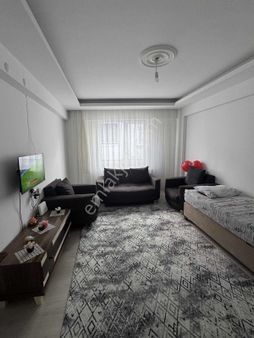 Aydınlık Emlak'tan Cumhuriyet Mahallesinde Satılık 2+1 Daire