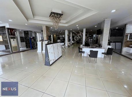 Sultanbeyli'de 1400m2 Cadde Üzerinde Kiralık Fabrika Atölye