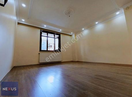 Sancaktepe'de Rings Avm'ye Komşu Kiralık 2+1 Geniş Boyalı Daire