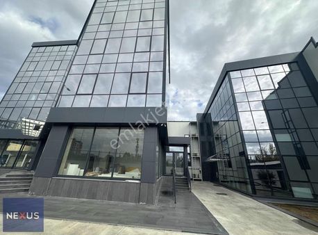 Sancaktepe'de Reklam Değeri Yüksek Prestijli Kiralık Plaza