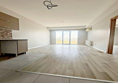 Site İçi Cadde Üzeri Metrobüse 9 Dk 1+1 Masrafsız Geniş Daire