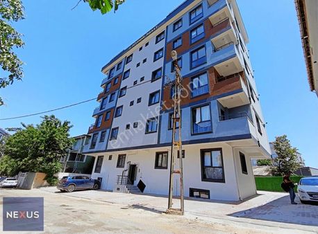 Sultanbeylide Geniş Aileye Uygun Satılık 4+2 Çift Mutfaklı Daire