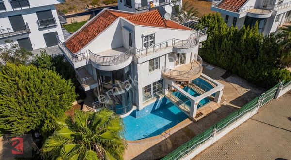 Belek Kadriye'de Müstakil 4+1 Havuzlu Satılık Villa