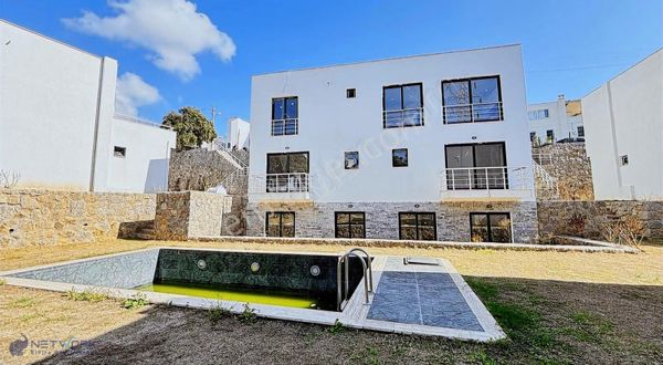 Bodrum Konacık Satılık 2+1 Balkonlu Üst Kat Daire