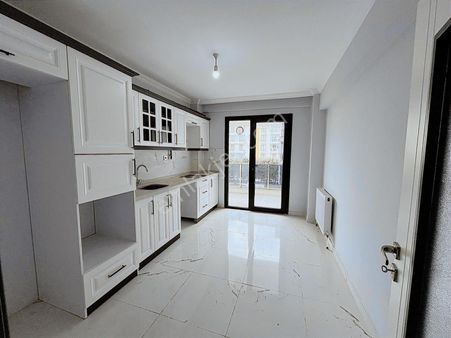 Tuğradan Hürriyet Mah.'de İskanlı 2+1 Sıfır Arakat Satılık Daire