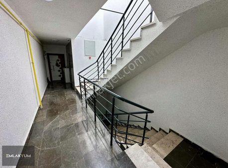 Emlakyumdan Kayabaşı Ağalar Kon Arkası Ebv Bny. Giy.odalı 4+1