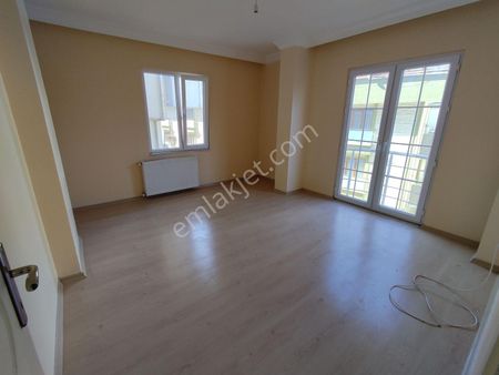 Darıca Sokullu Caddesi Sağlık Ocağı Yakını 2+1.85m²